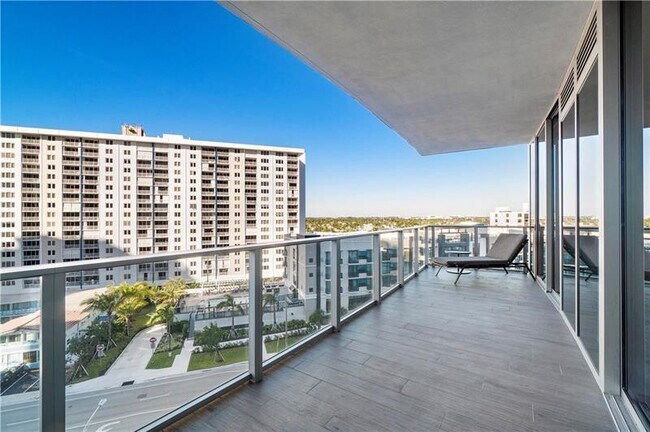 Building Photo - 2200 N Ocean Blvd