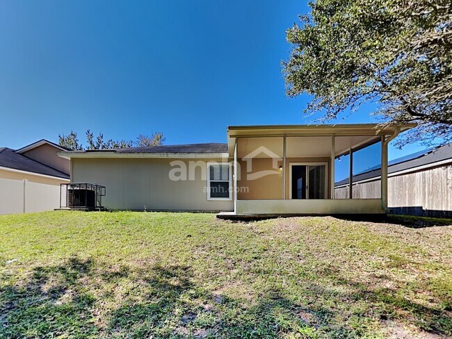 Building Photo - 12333 Anarania Dr