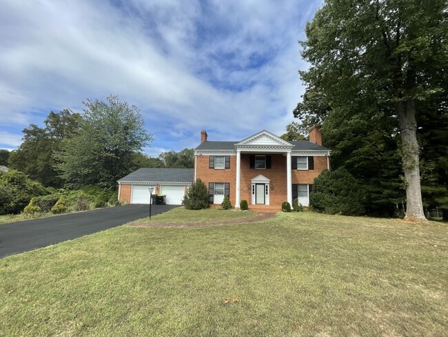 Building Photo - 156 Scottsmill Rd