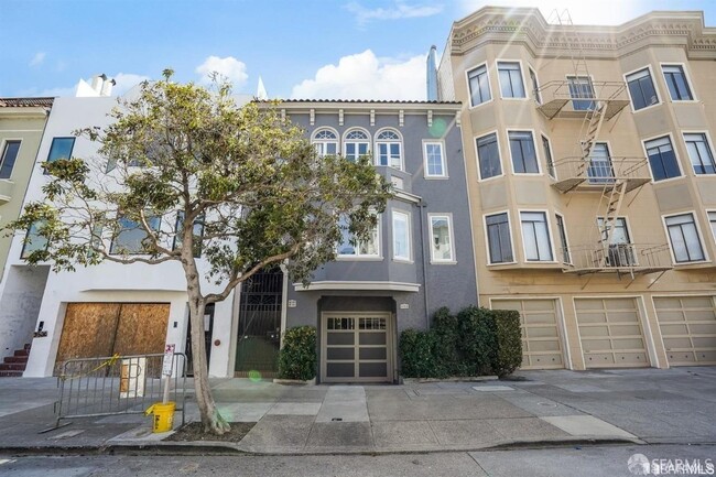 Building Photo - 3514 Divisadero St