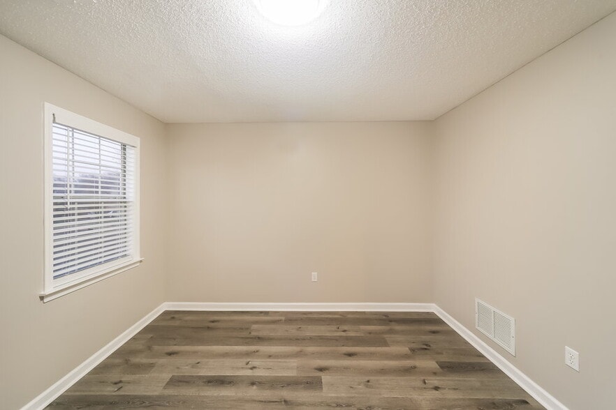 Building Photo - 5606 Southbend Ln