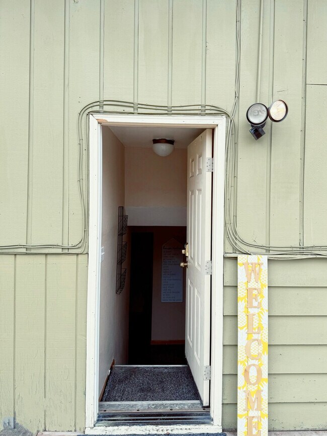 Building Photo - 2901 Valleywood Dr
