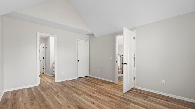 Building Photo - 7117 Country Hill Dr