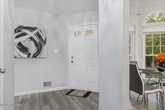 Building Photo - 292 Daisy Dr