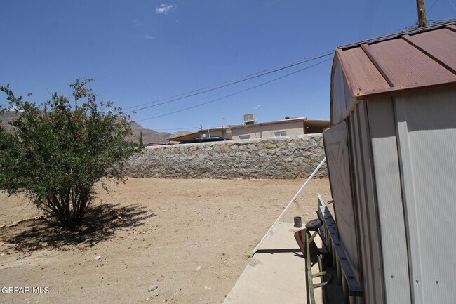 Building Photo - 2529 Jackson Ave