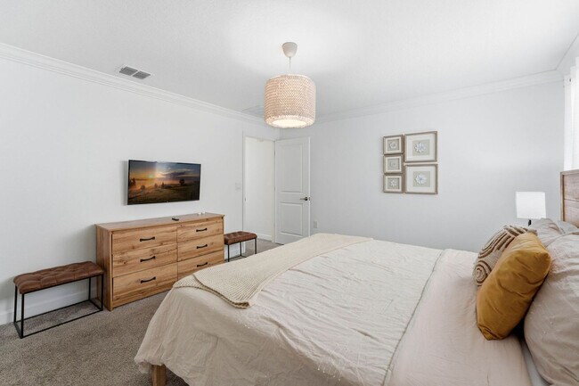 Building Photo - 4224 Paragraph Dr