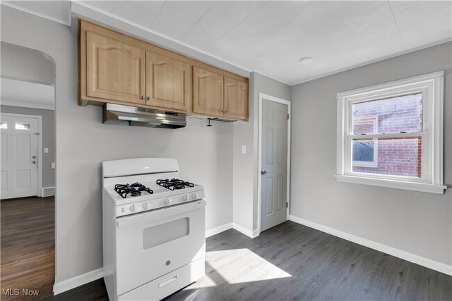 Building Photo - 2703 Hearthstone Rd
