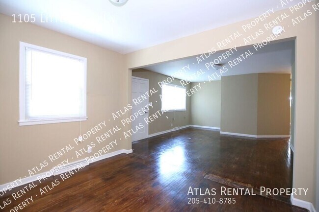Building Photo - 1105 Little John Ln