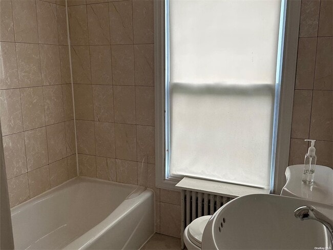 Building Photo - 90 Grant Ave