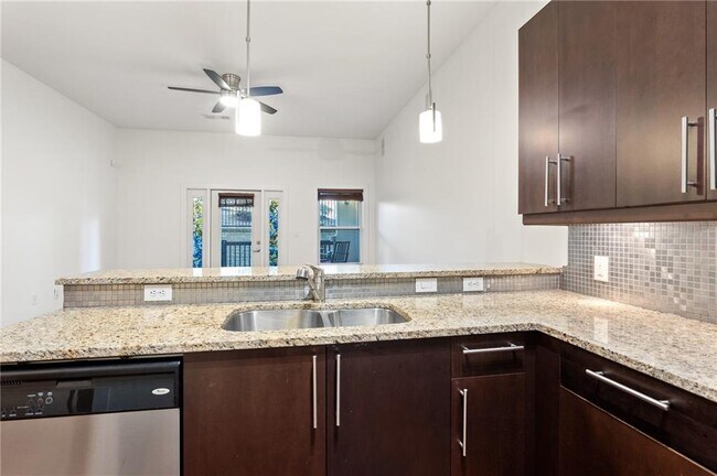 Building Photo - 870 Inman Vlg Pkwy NE