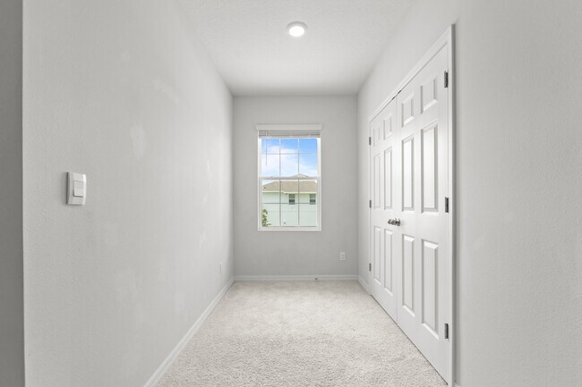 Building Photo - 12869 SW Forli Wy