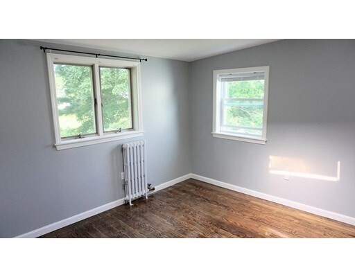Building Photo - 123 Thorndike St