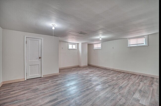 Building Photo - 1139 Miller Ave