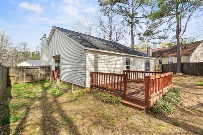 Building Photo - Chapin home