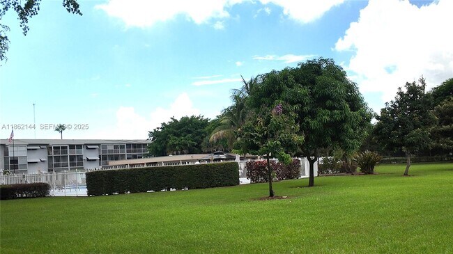 Building Photo - 5200 Washington St