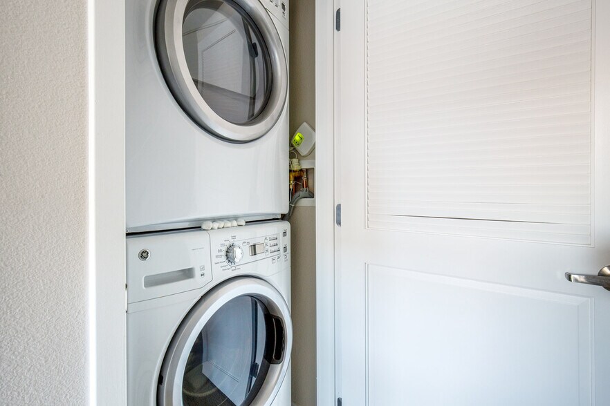 Building Photo - 299 Franklin St