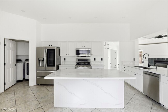 Building Photo - 5204 Elm Grove Dr