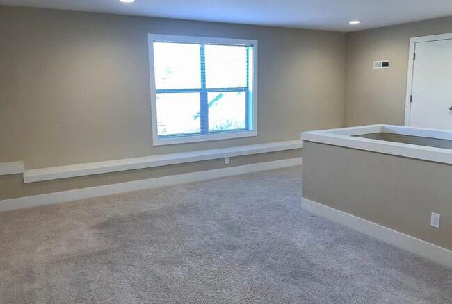 Building Photo - 7910 SW Capitol Hill Rd