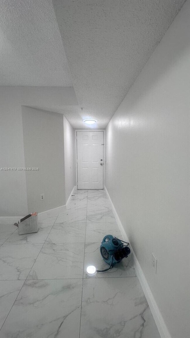 Building Photo - 5011 Wiles Rd