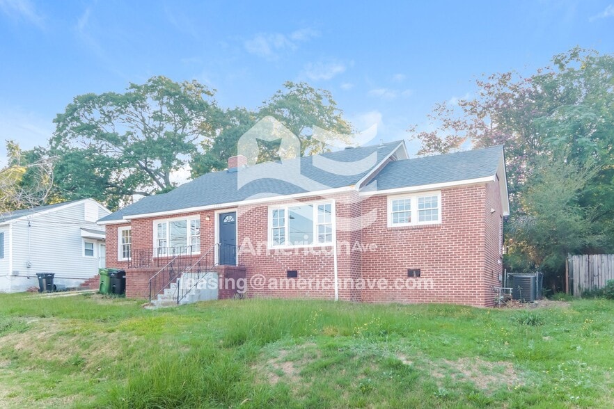 Building Photo - 3508 17th Ave