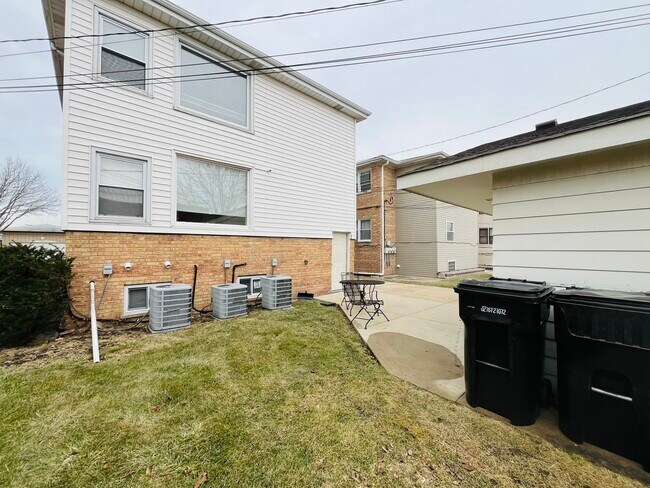 Building Photo - 4532 Nottingham Ave
