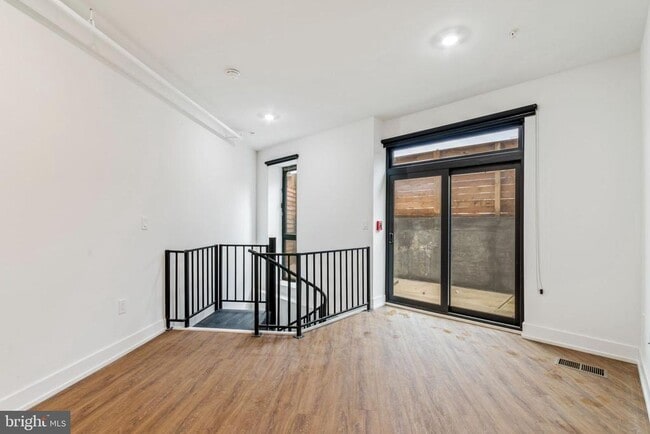 Building Photo - 1519 Ridge Ave