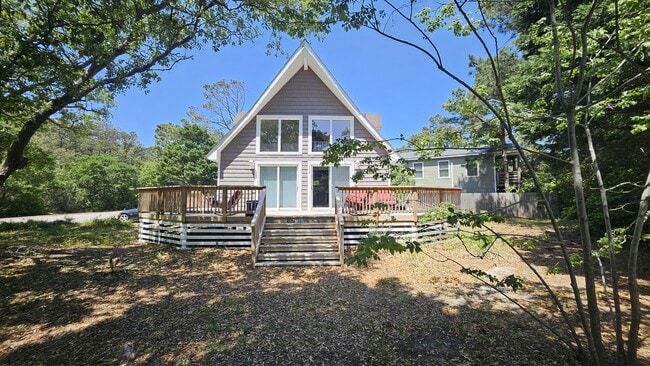 Building Photo - 102 W Windjammer Rd