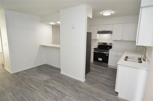 Building Photo - 5004 Castile Pl