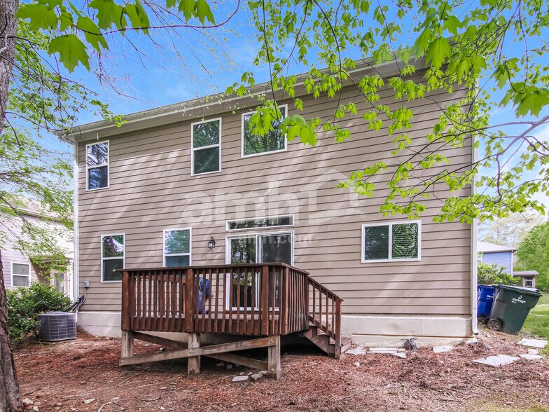 Building Photo - 5900 Spring Glen Ln