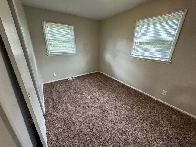 Building Photo - "Charming 3-Bedroom Home in Wichita – 1118...