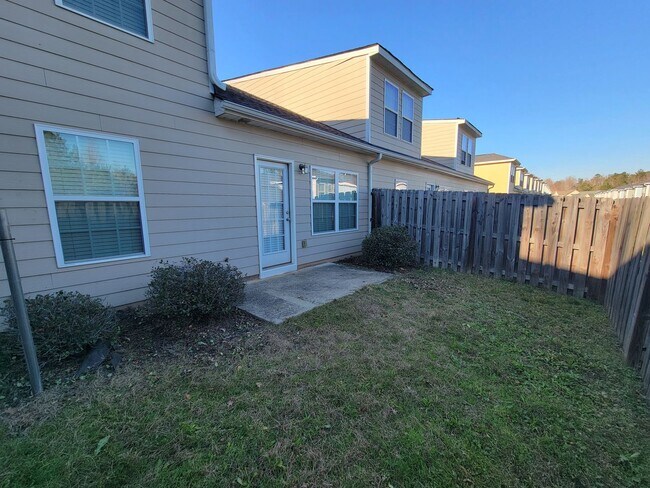 Building Photo - Lakeview Commons - Columbia County