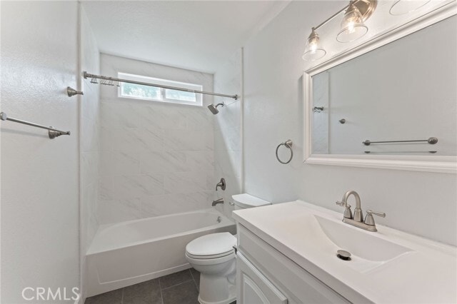 Building Photo - 26942 Fort Apache Cir