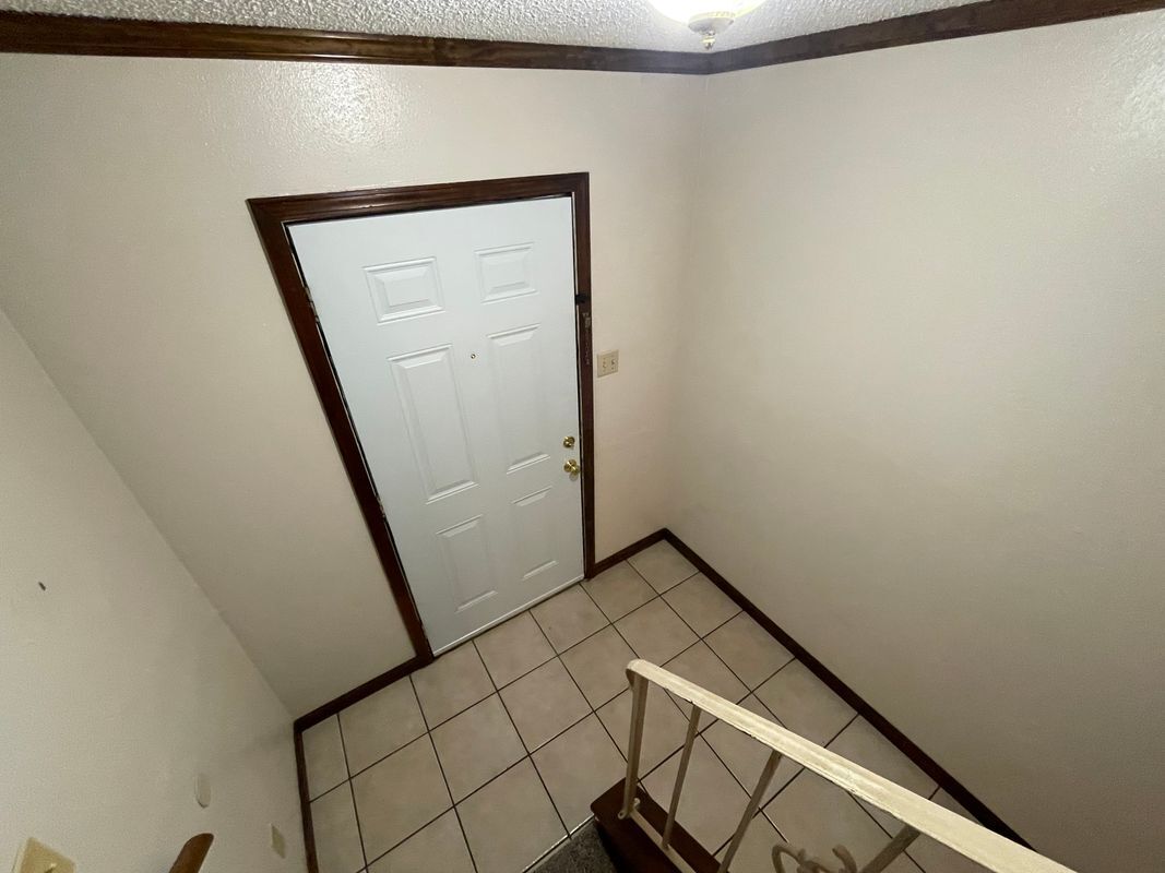 Building Photo - 1824 Hickory Ave