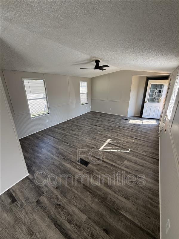 Building Photo - 3160 Dunn St