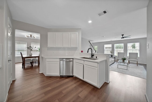 Building Photo - 3022 Madison Elm St