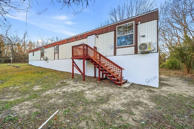 Building Photo - 1307 Oakridge Rd