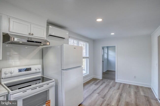 Building Photo - 35617 Airport Rd