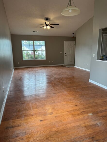 Building Photo - 244 Edinfield Ct