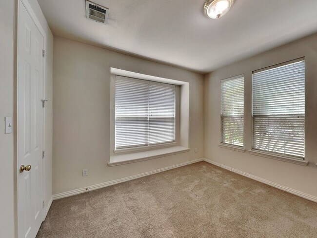 Building Photo - ENCHANTING 5 BEDROOM IN FRISCO!
