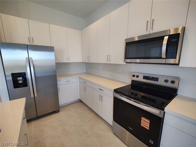 Building Photo - 5871 Cassidy Ln