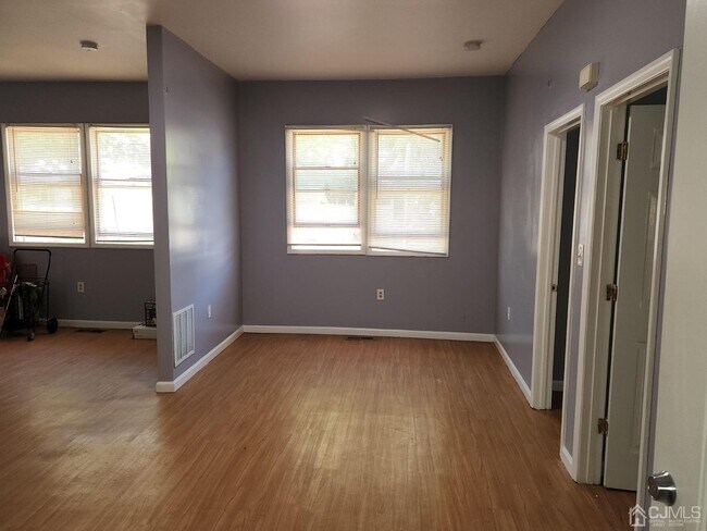 Building Photo - 1699 W 4th St