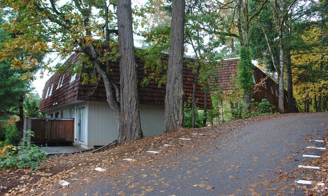 Building Photo - Woodland Terrace