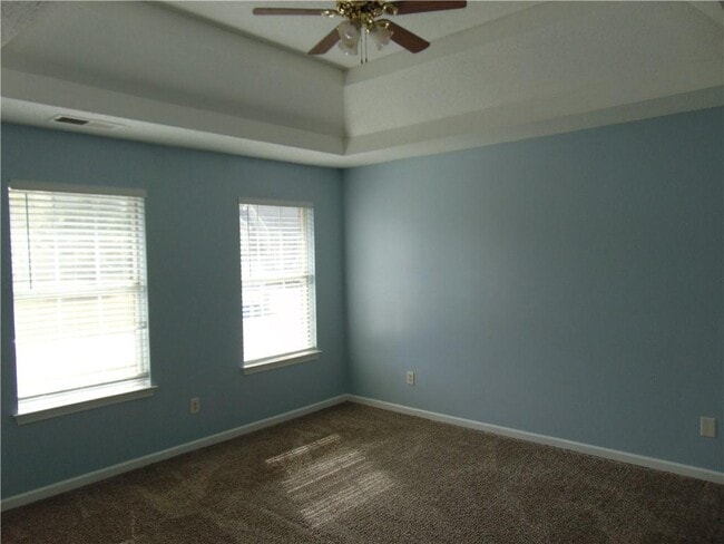 Building Photo - 611 Dove Ln