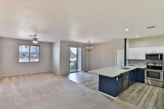 Building Photo - Stylish Mesa Condo with Modern Comforts & Prime Location