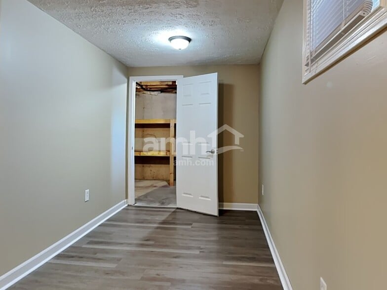 Building Photo - 23 Glenside Dr