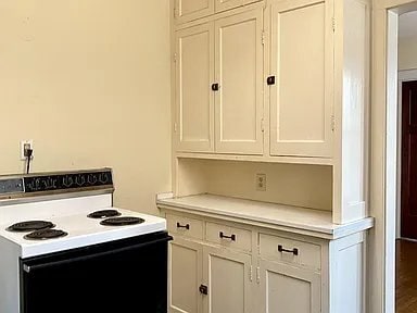 Building Photo - 3070 N Oakland Ave