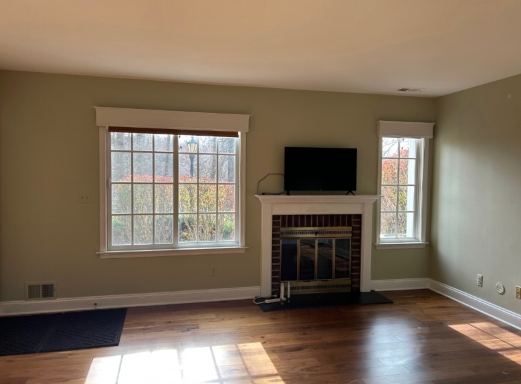 Building Photo - 45 Stevens Ct