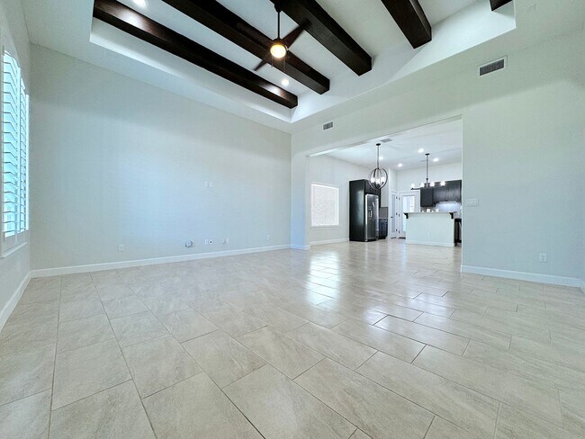 Building Photo - East El Paso 4 bed Refrig A/C with Gorgeous Backyard!