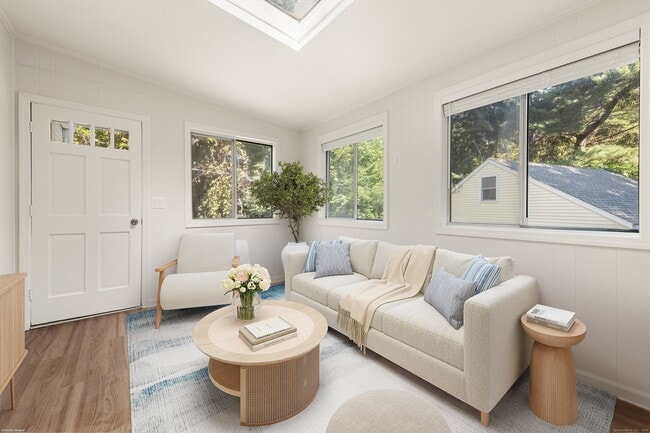 Building Photo - 48 Meyer Pl