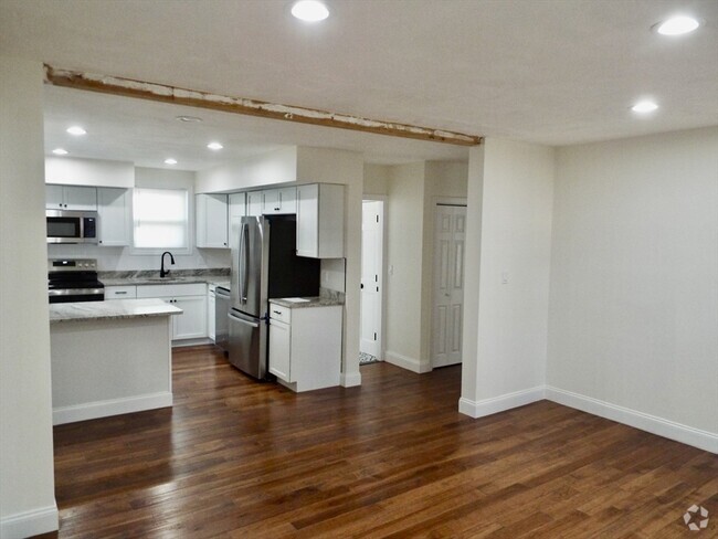 Building Photo - 92 Rockland St